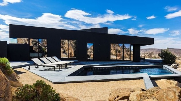 Black Desert House in Yucca Valley, California