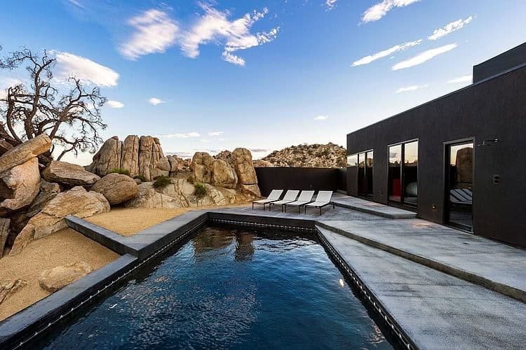 Yucca Valley House by Oller & Pejic Architecture: A House Like a Shadow 12