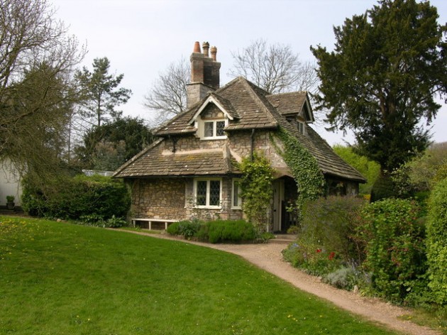 17 Sleek English Cottage House Design Ideas