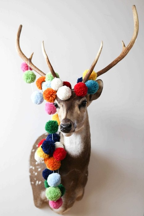 30 Adorable DIY Pom-Pom Decorations