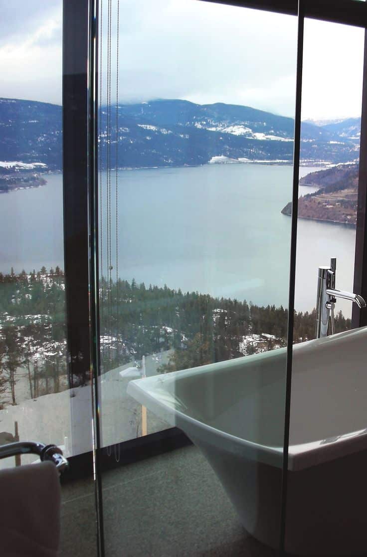 30 Dream Bathrooms with Breathtaking Views 14