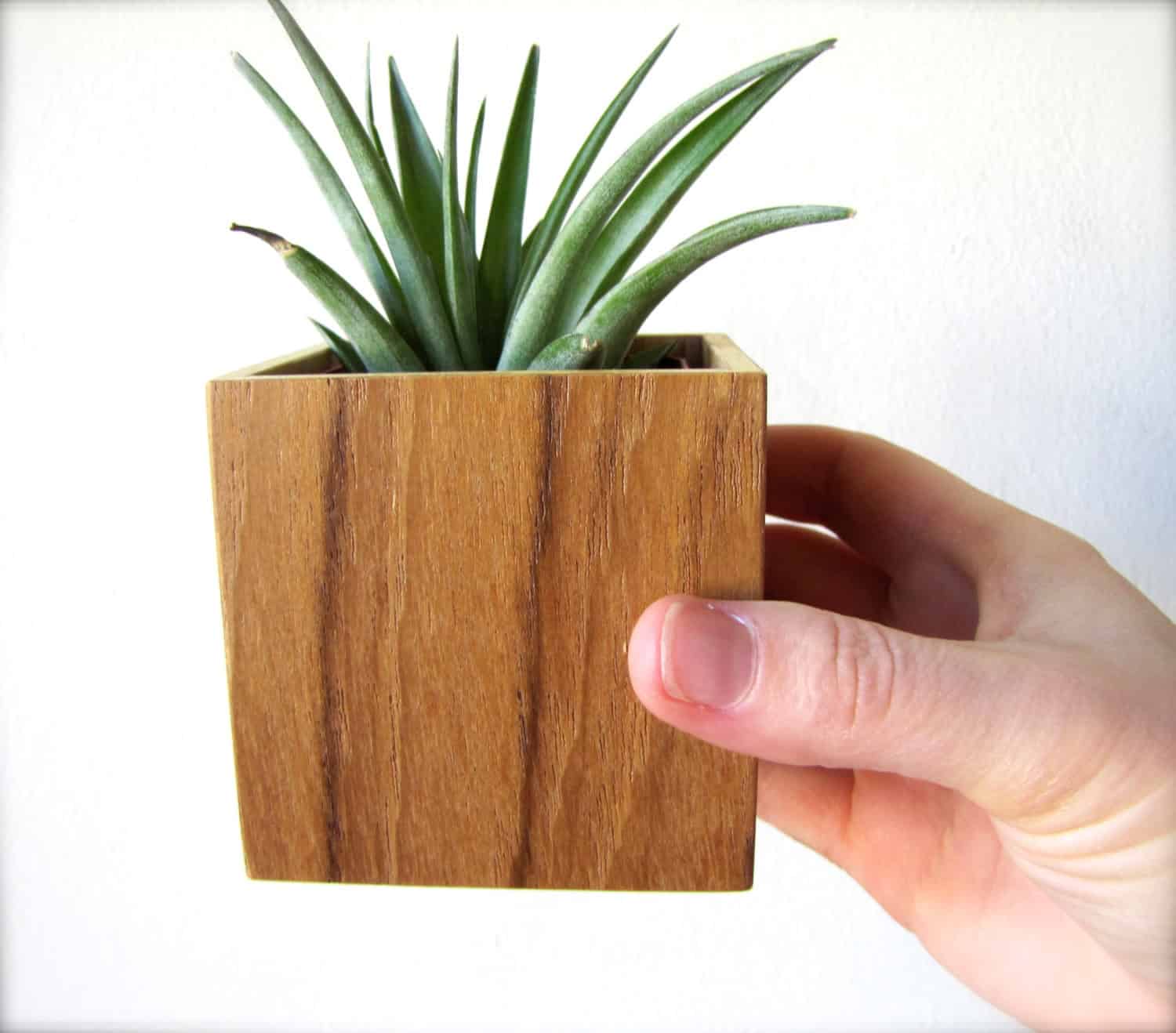 Desktop Wooden Planter 16 Minimalistic Handmade Wooden Planter Designs (2)