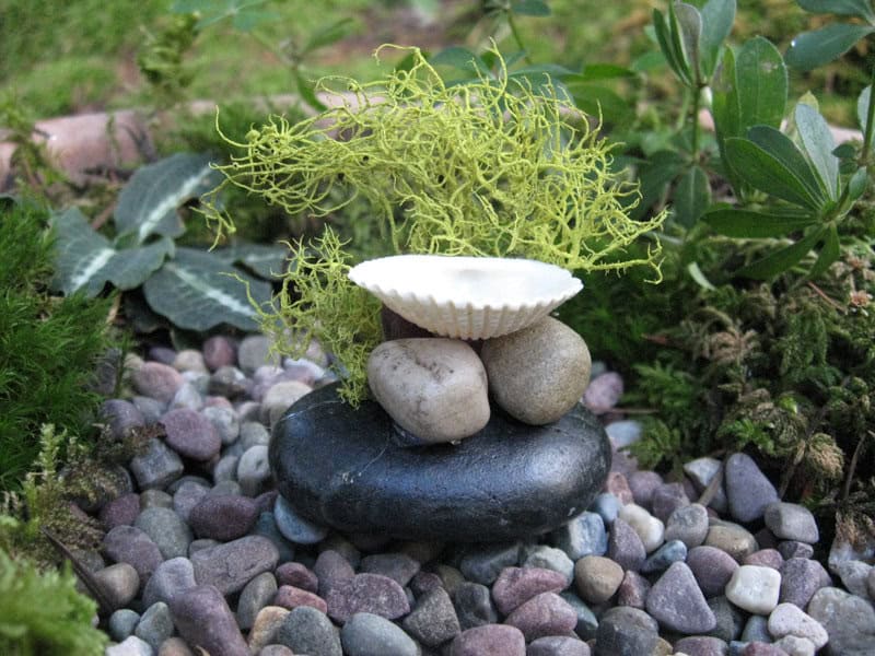 Miniature Garden Bird Bath handcrafted with river rocks Buy it here: www.etsy.com