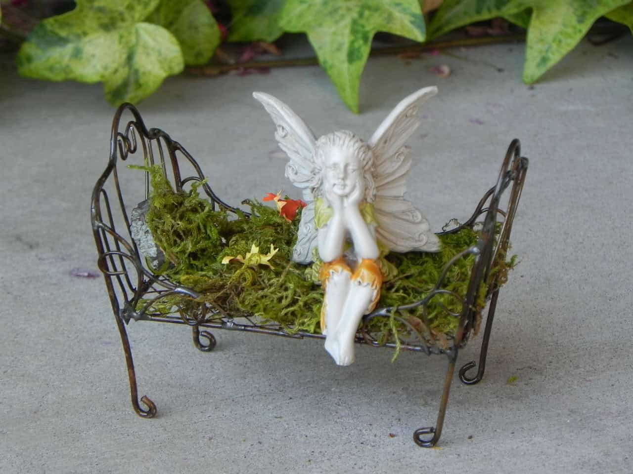 Fairy Bed with fairy, miniature garden furniture Buy it here: www.etsy.com