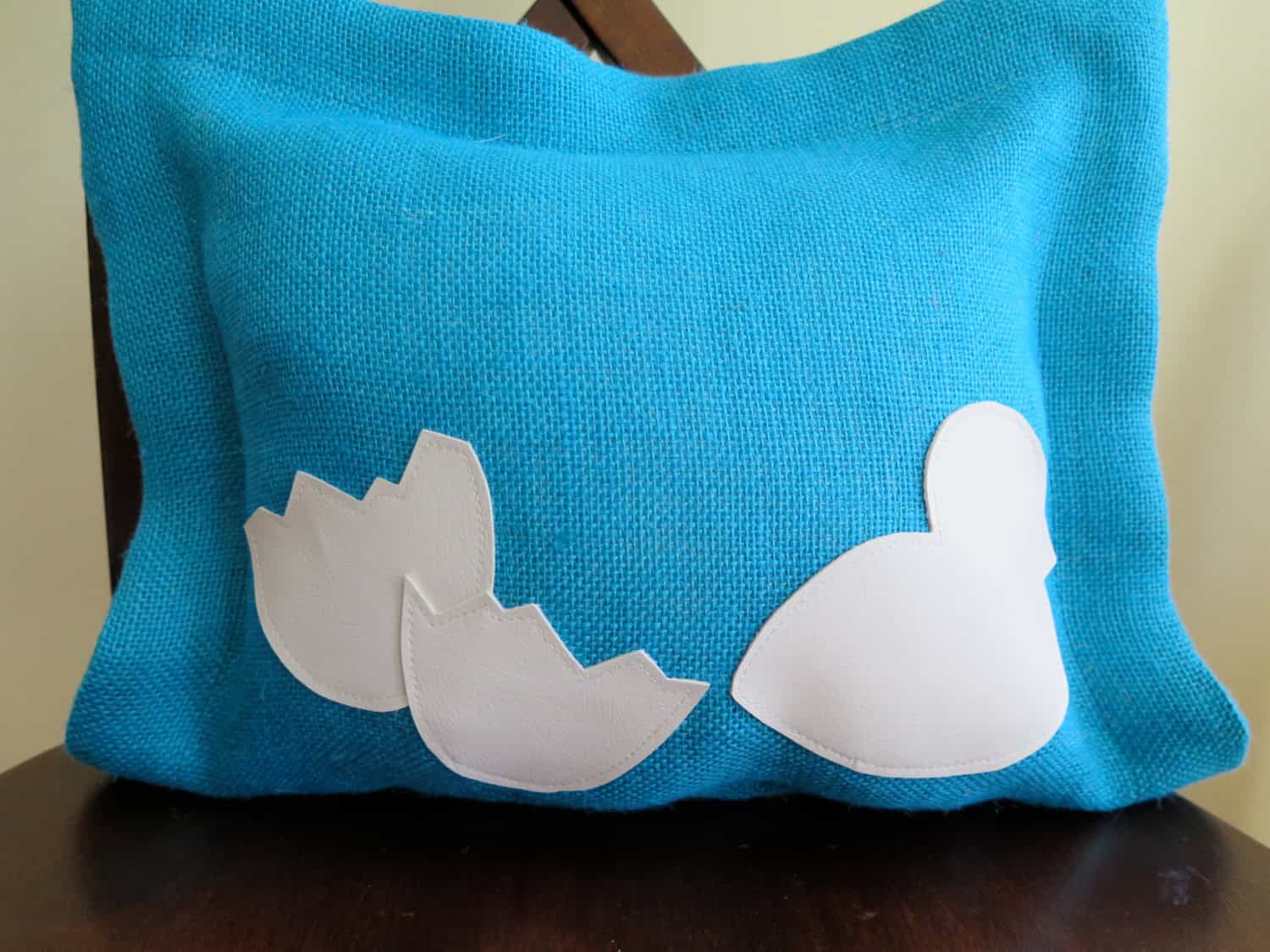 17 Refreshing Handmade Spring Pillow Ideas