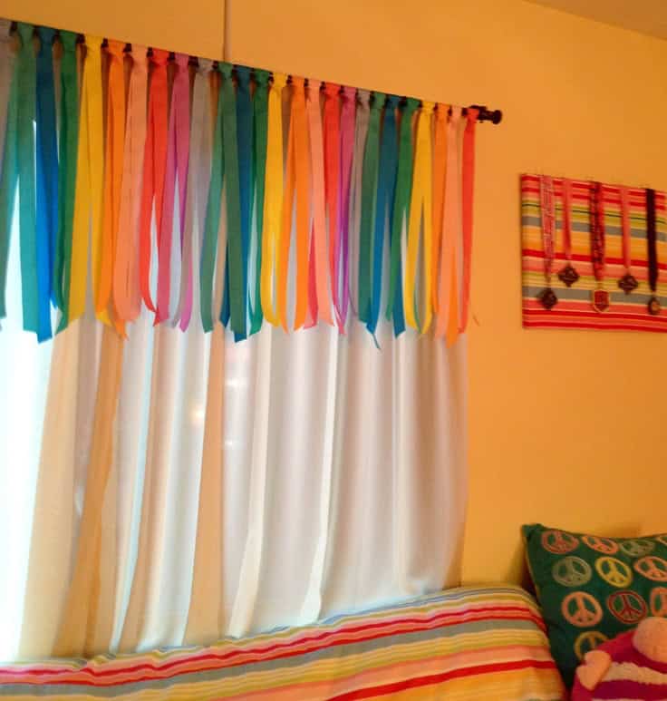 25 Adorable DIY Kids Curtains