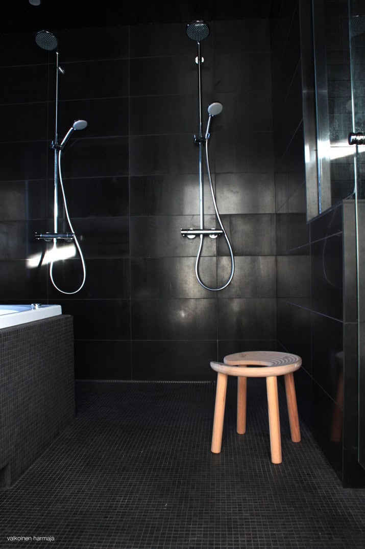 30 Astonishing Black Bathroom Designs 22