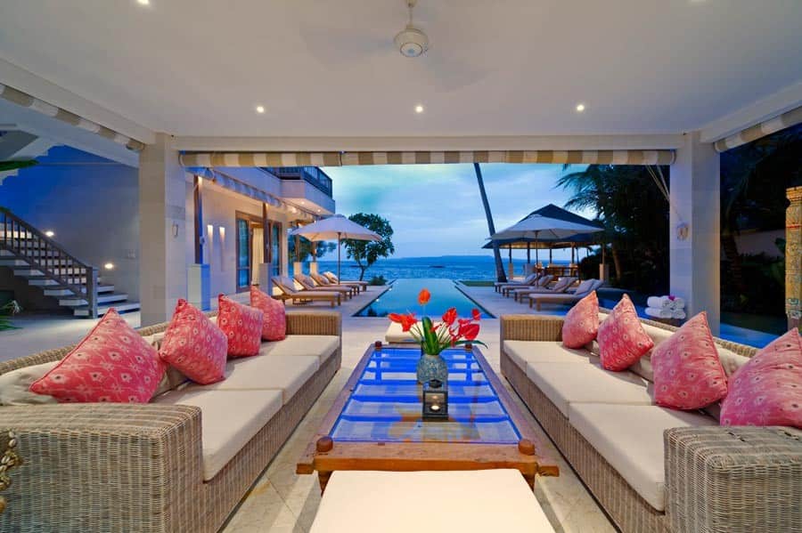 27 Beautiful Living Rooms With Spectacular Views- Surely Will Delight You 22