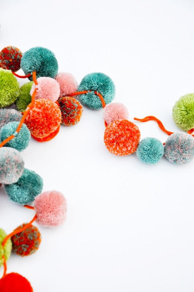 30 Adorable DIY Pom-Pom Decorations 22