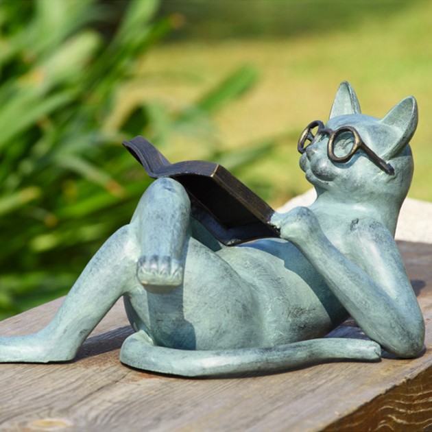 24 Diverse Garden Statue Decorations For This Spring (1)