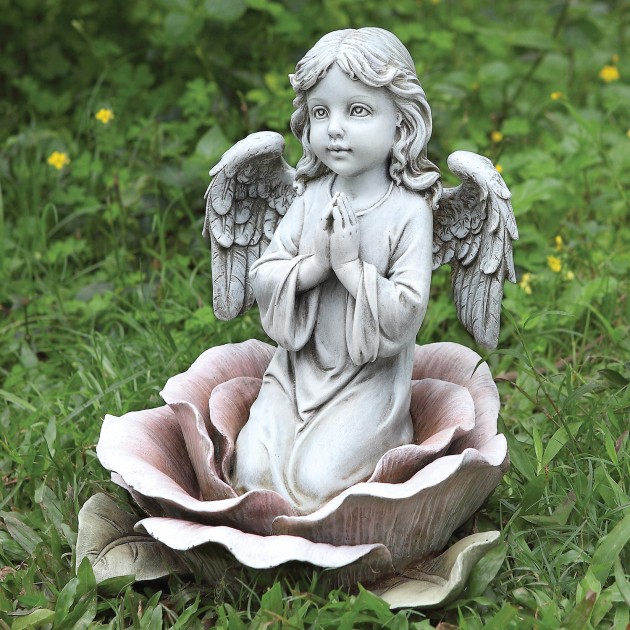 24 Diverse Garden Statue Decorations For This Spring (15)