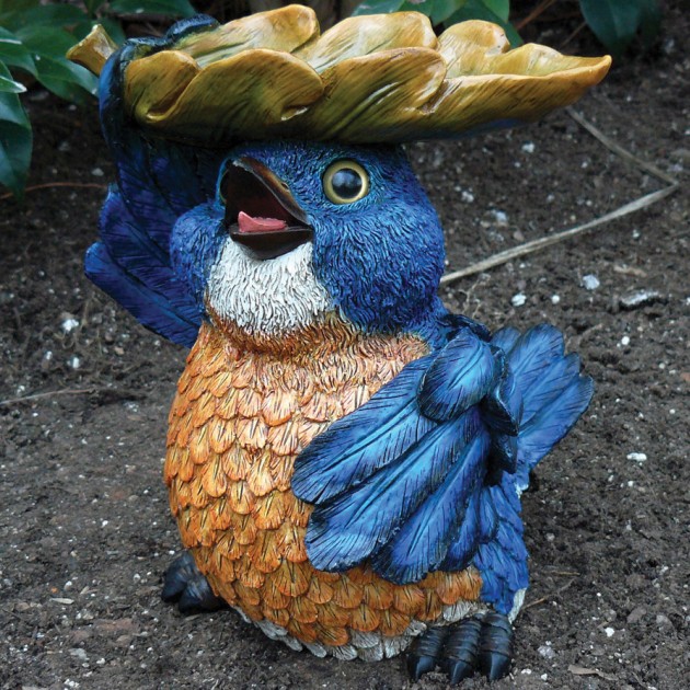 24 Diverse Garden Statue Decorations For This Spring (17)