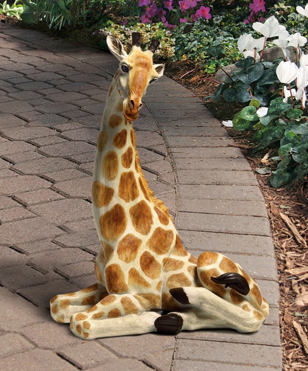 24 Diverse Garden Statue Decorations For This Spring (24)