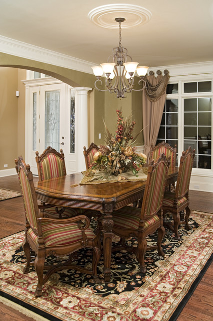 19 Magnificent Design Ideas Of Classy, Traditional Dining Room Table Decor