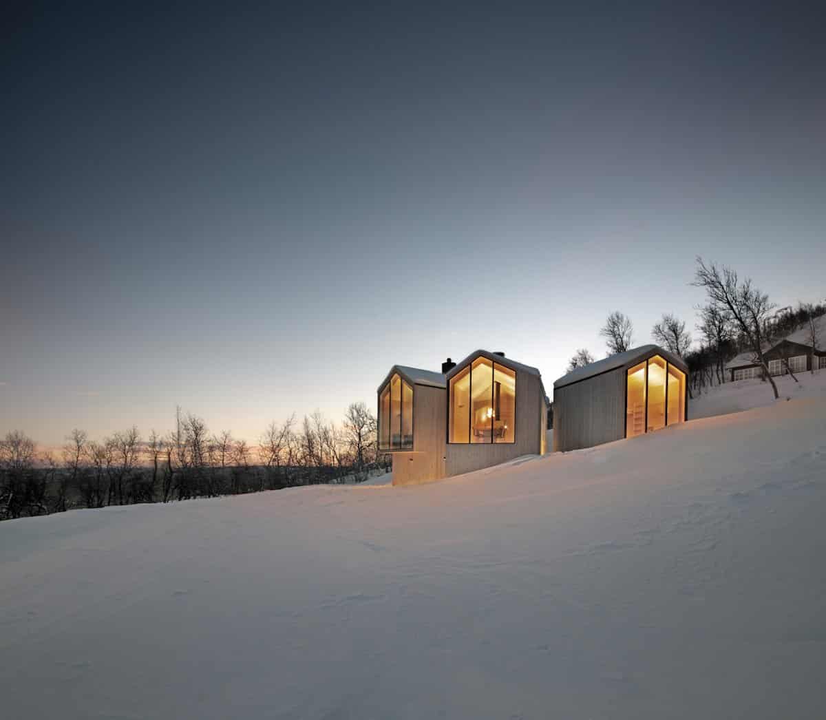 Split View Mountain Lodge by Reiulf Ramstad Arkitekter: A Sculptural Retreat in the Norwegian Highlands 4