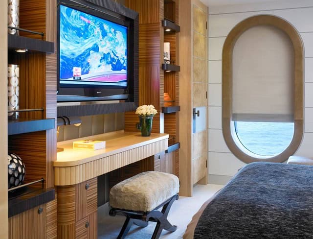 19 Unusual & Fancy Windows Shape Designs 4