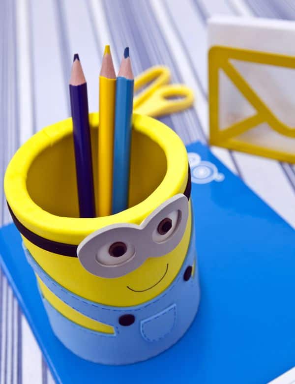 20 Adorable DIY Minions Craft Ideas