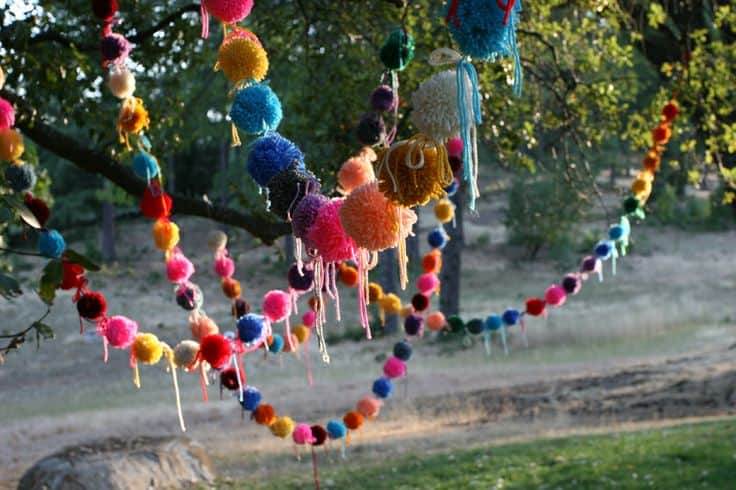 30 Adorable DIY Pom-Pom Decorations 5