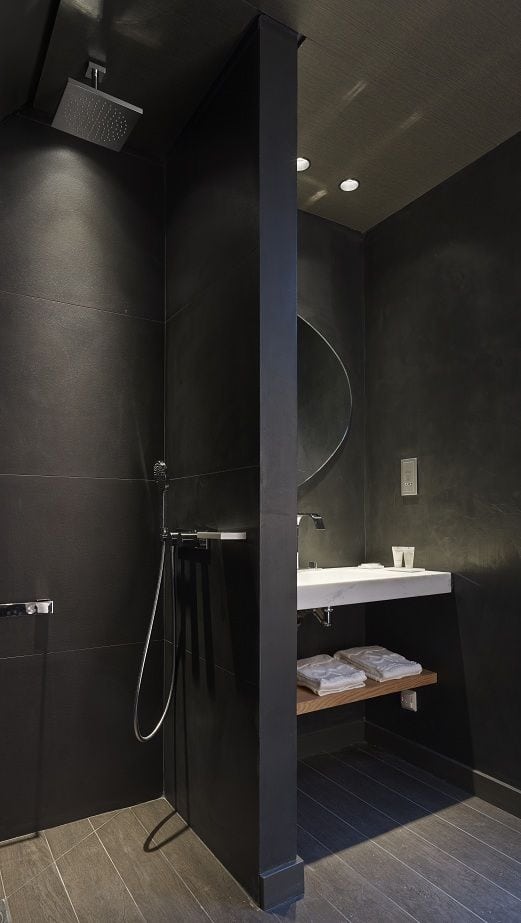 30 Astonishing Black Bathroom Designs