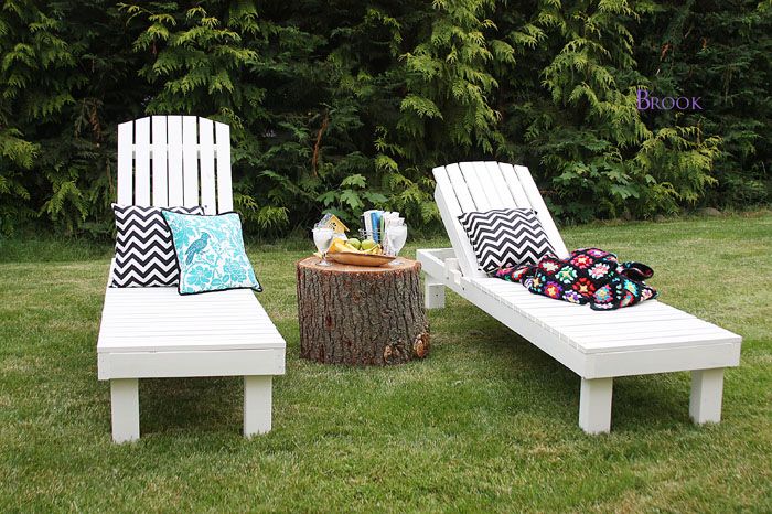 10. Cheap wood pallets can easily be turned into chic garden loungers 10