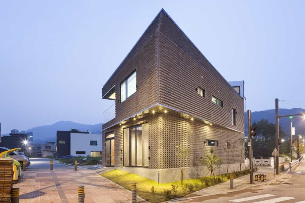 Basalt Brick House in Pangyo by JOHO Architecture: A Contemporary Gem in South Korea 10