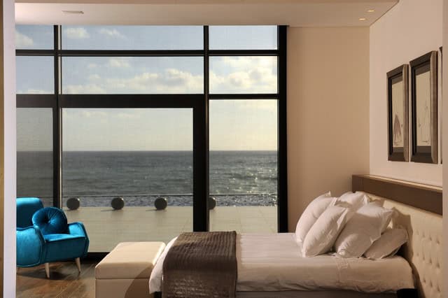 21 Outstanding Ocean View Master Bedroom Designs 11