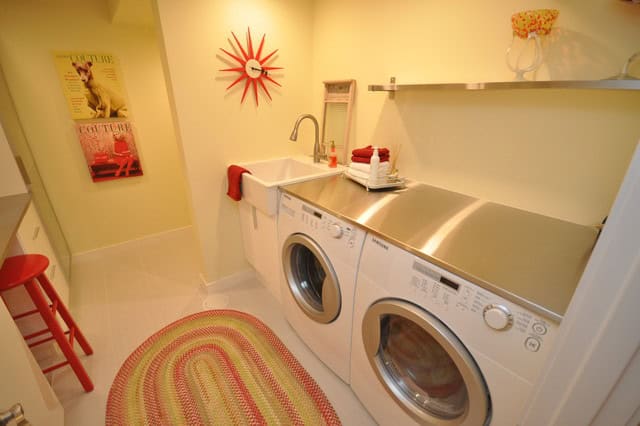 Efficient Use Of The Space- 19 Small Laundry Room Design Ideas 12