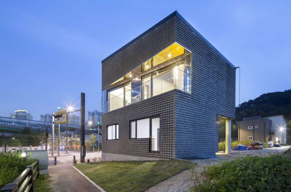 Basalt Brick House in Pangyo by JOHO Architecture: A Contemporary Gem in South Korea 12
