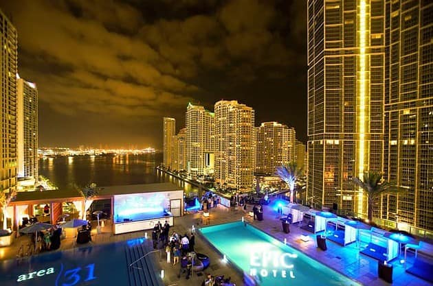 Stunning Luxury Accommodation- EPIC Miami Hotel