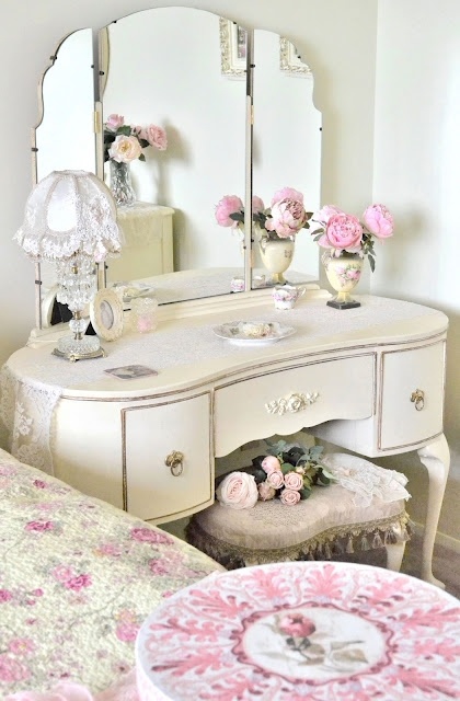20 Chic Rosy Bedroom Ideas