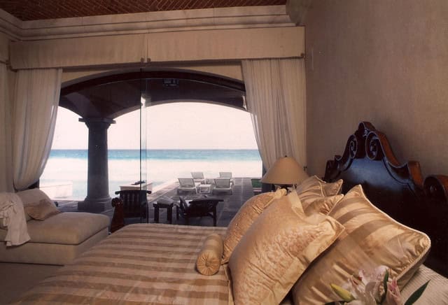 21 Outstanding Ocean View Master Bedroom Designs 18