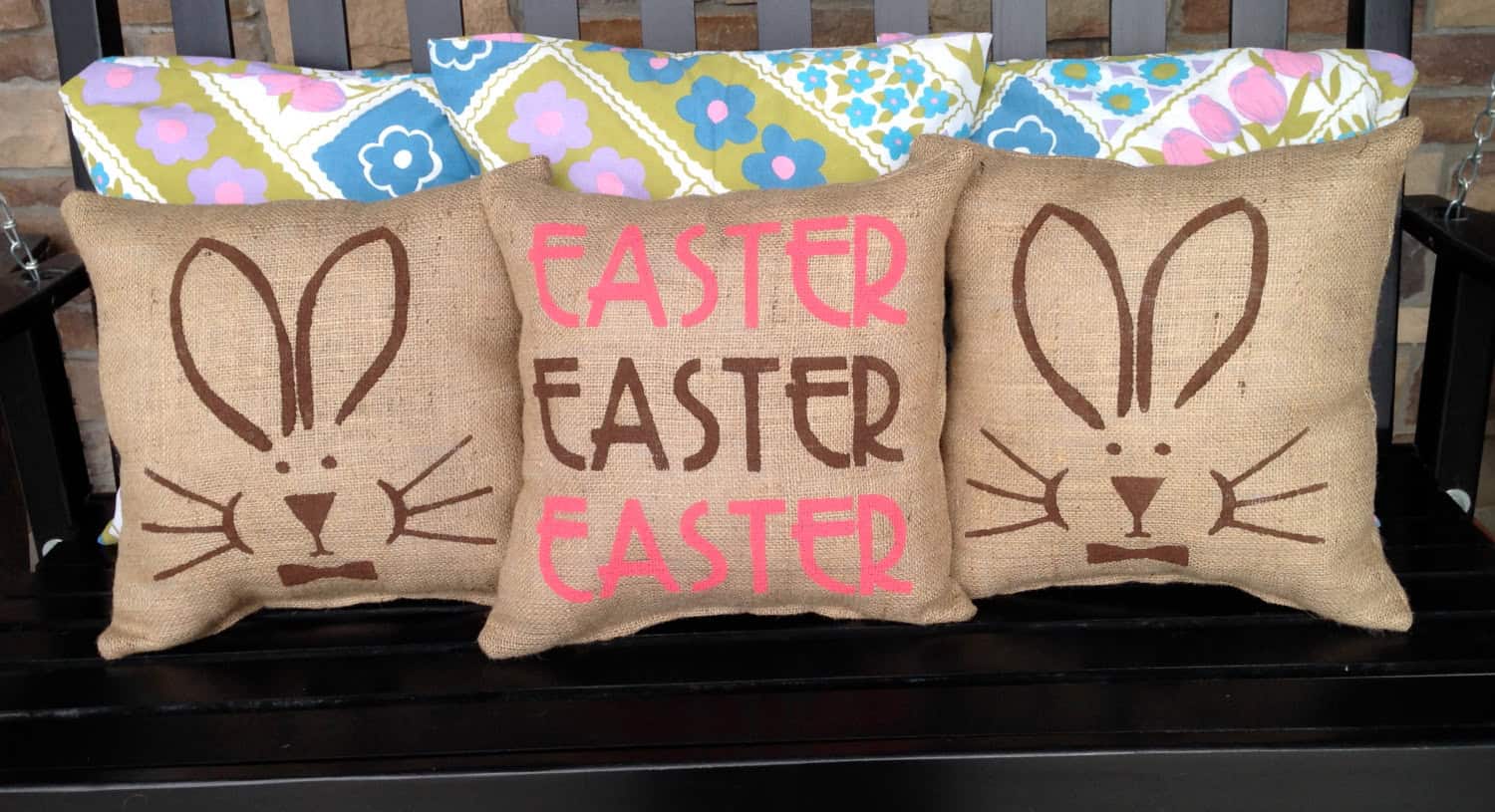 19 Beautiful Decorative Easter Pillows