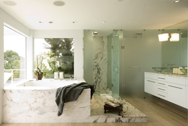 27 Exquisite Marble Bathroom Design Ideas 20