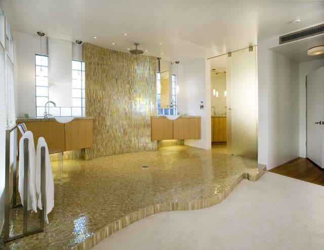 21 Dream Master Bathrooms That Will Leave You Breathless 2