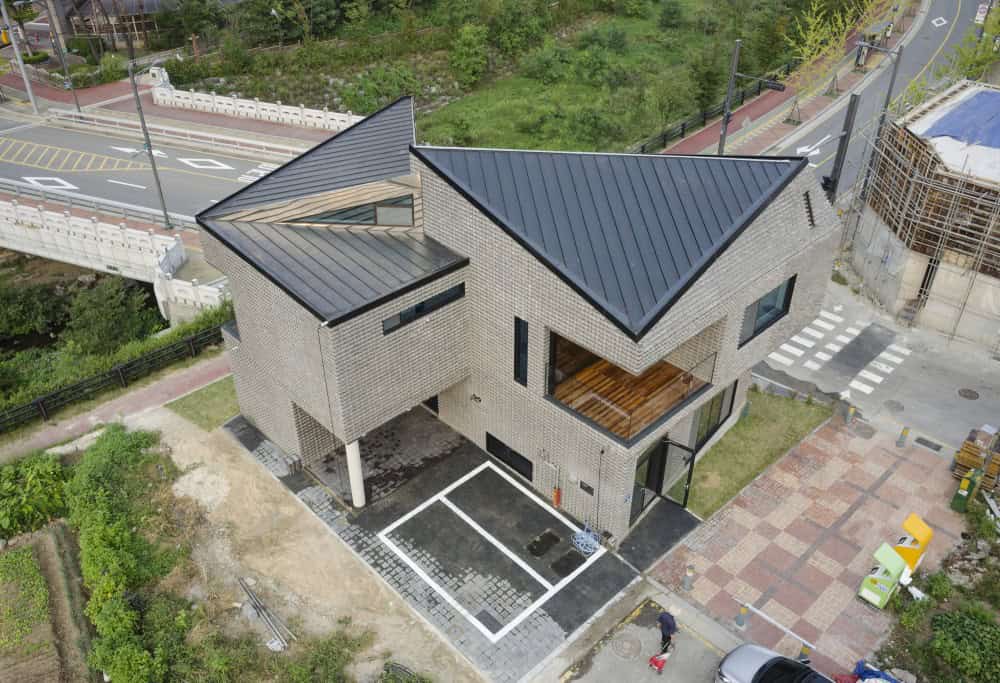 Basalt Brick House in Pangyo by JOHO Architecture: A Contemporary Gem in South Korea 2