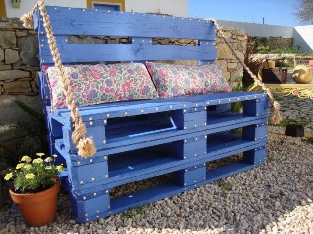 The Most Awesome 30 DIY Benches for Your Garden