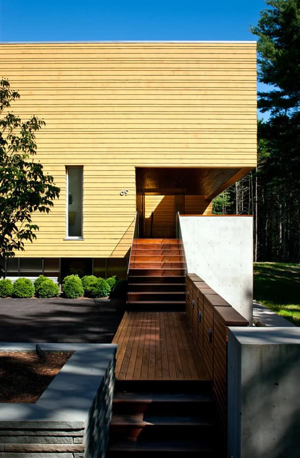 Page Road Residence by ACTWO Architects: Minimalism, Light, and Environmental Integrity 3