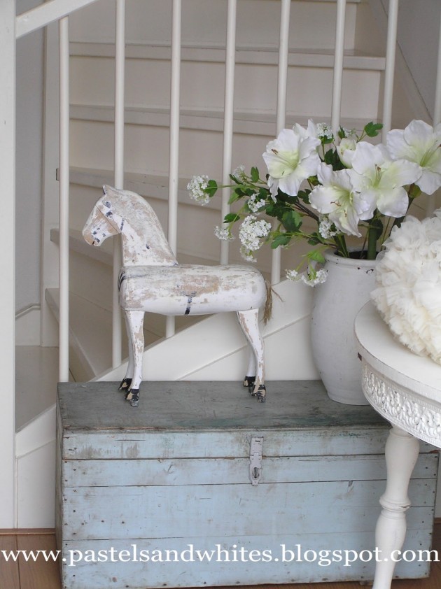 25 Amazing White Rustic Décor for This Spring