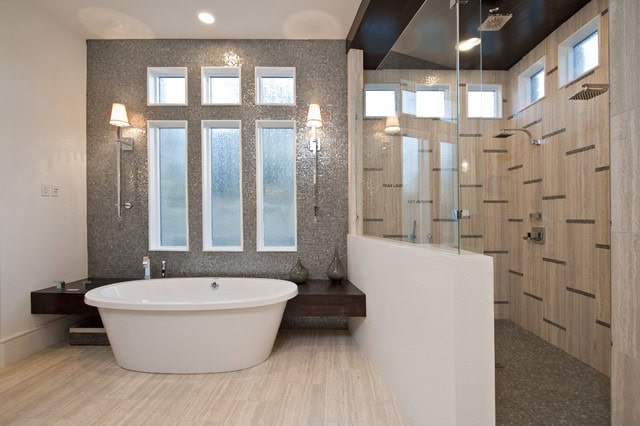 21 Dream Master Bathrooms That Will Leave You Breathless 5