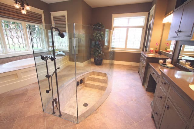 21 Dream Master Bathrooms That Will Leave You Breathless 7