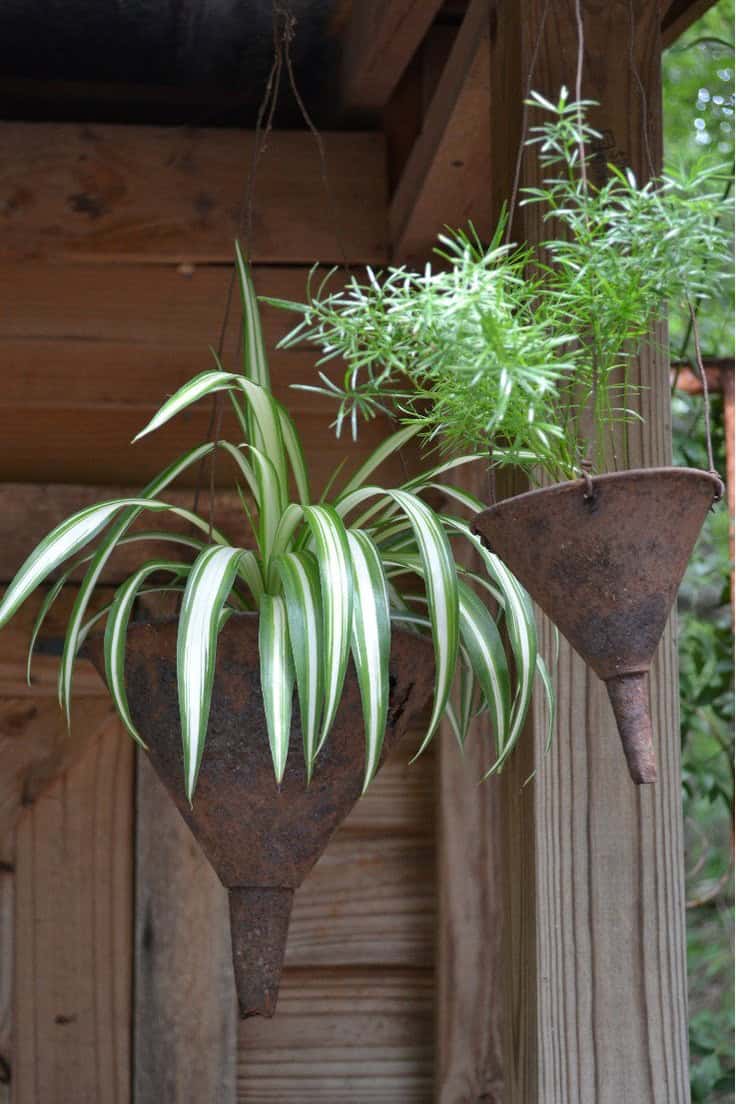 25 Easy Peasy Recycled DIY Planters 10