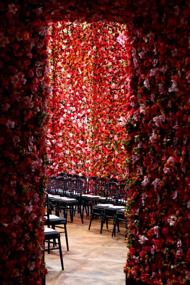 25 Marvelous Flower Walls 11