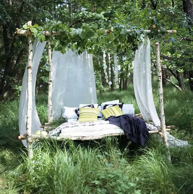 23 Lovely Vintage Beds for Your Garden 16