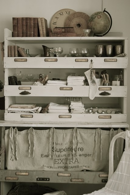 27 Lovely Vintage Kitchen Storage Solutions