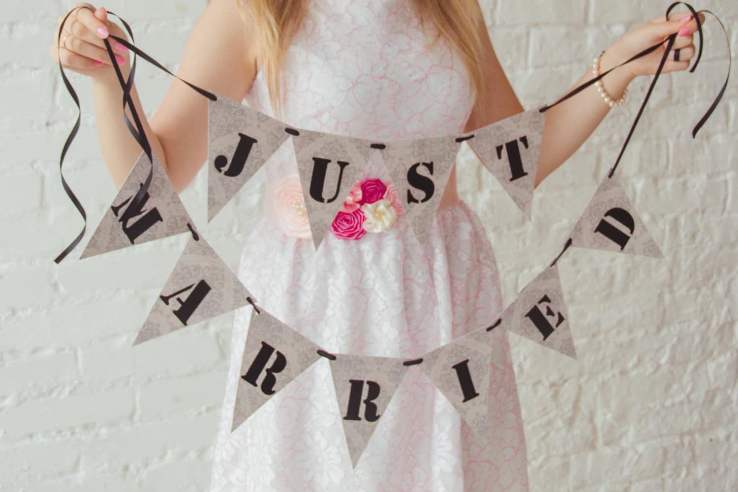 Just Married Wedding Banner Buy it here: www.etsy.com