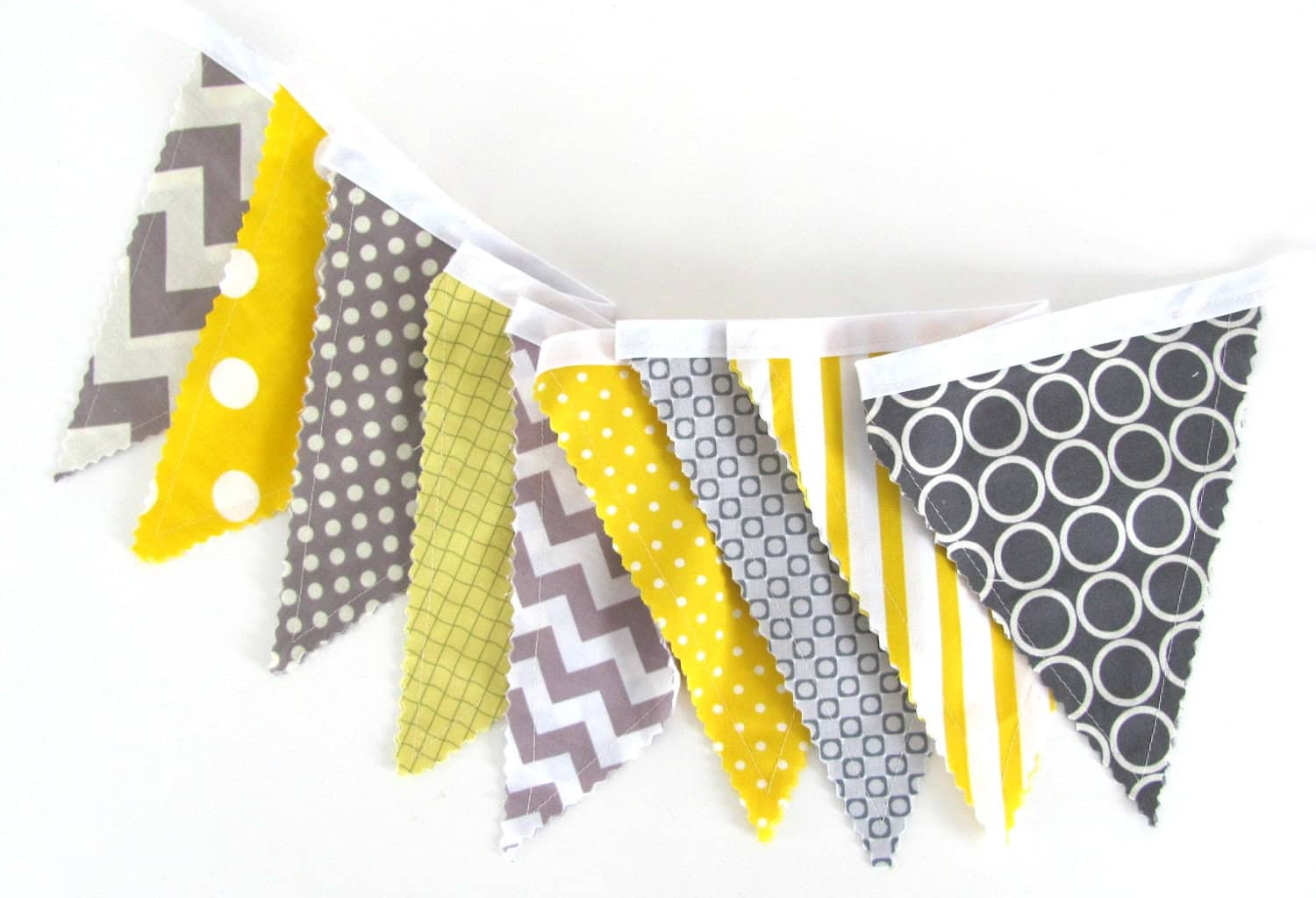 17 Lovely Handmade Wedding Garland Designs