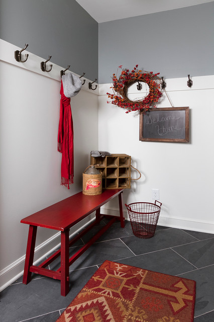 19 Wonderful Repurposed Vintage Benches For Your Hallway