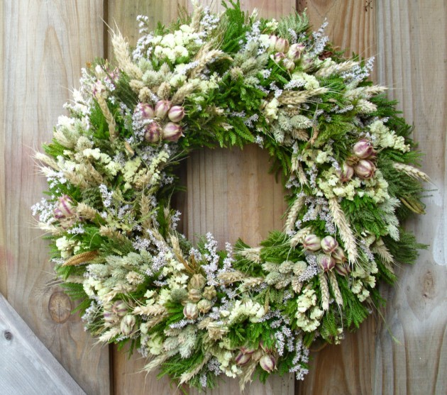 19 Fresh-looking Handmade Spring Wreath Designs