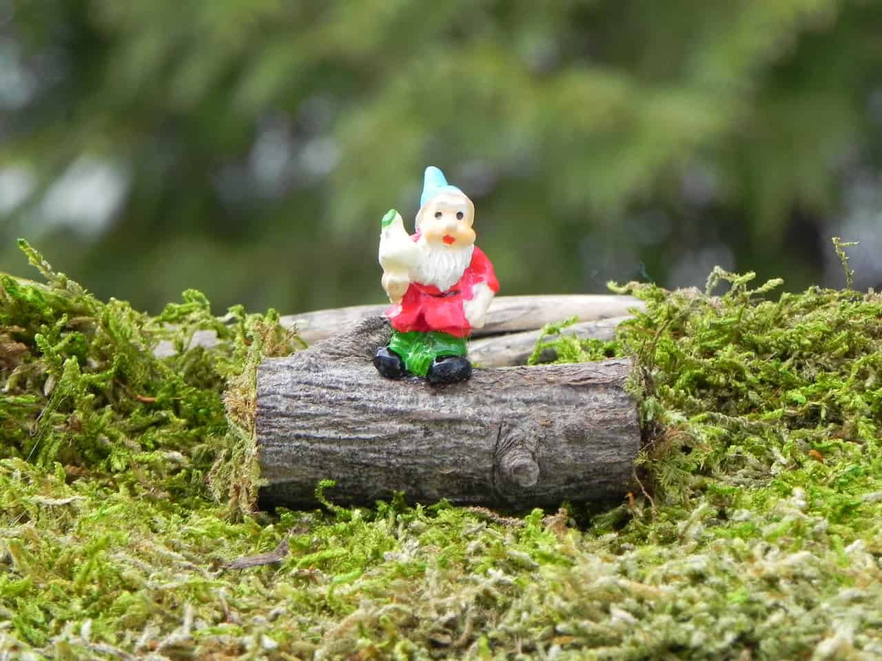 Fairy Garden Gnome on log Buy it here: www.etsy.com