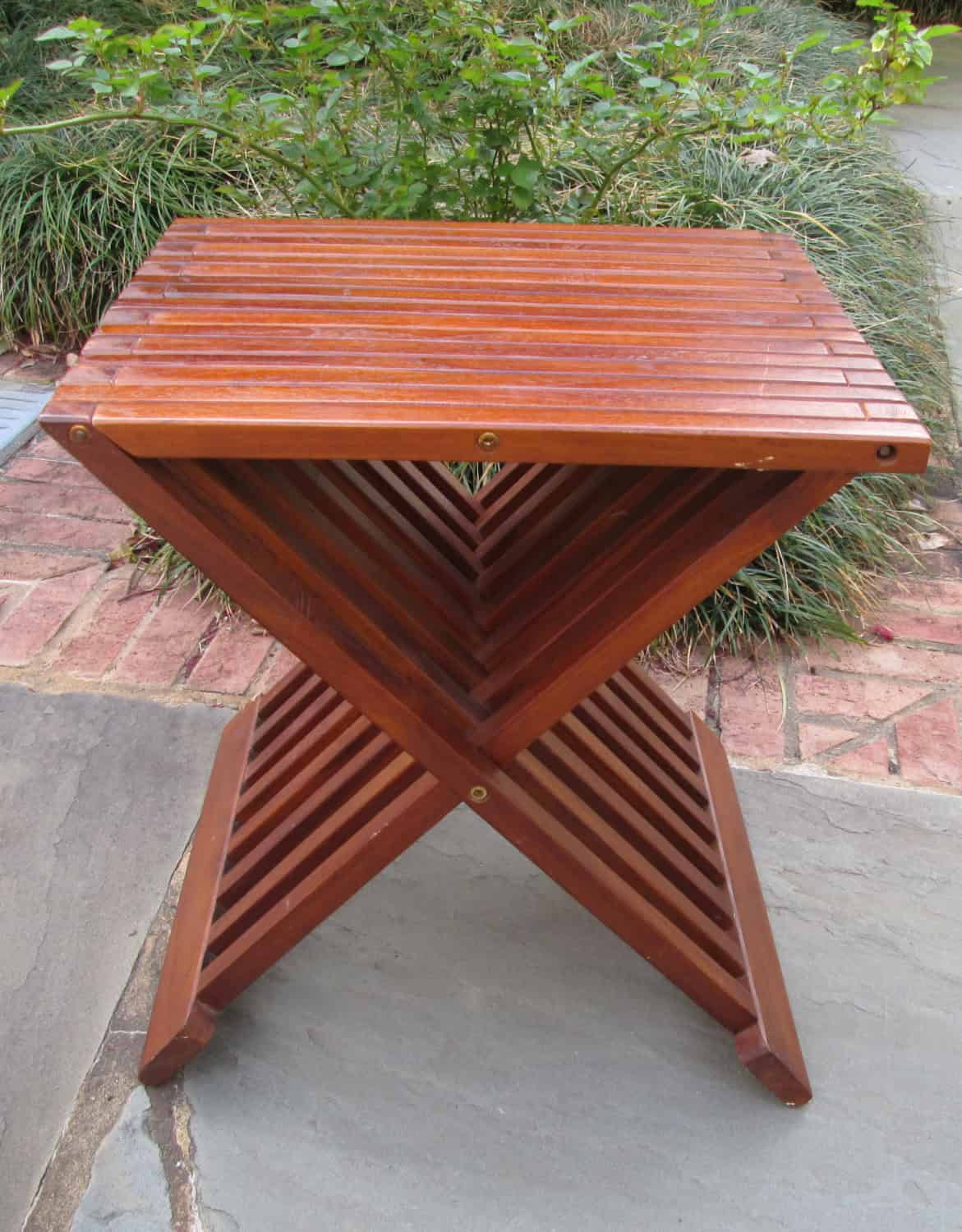 21 Timeless Vintage Table Designs